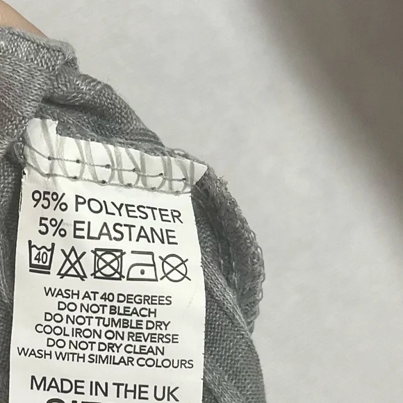 Light Grey turtle neck top cropped long sleeve sweater weather NWT - Picture 2 of 3